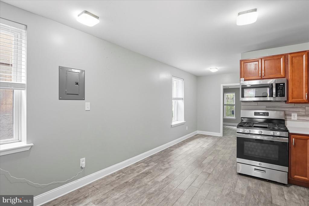 1106 HARLEM AVENUE