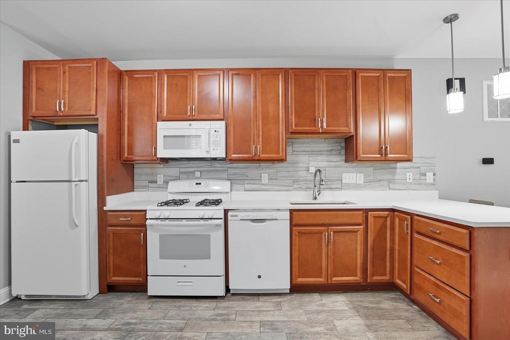 1106 HARLEM AVENUE