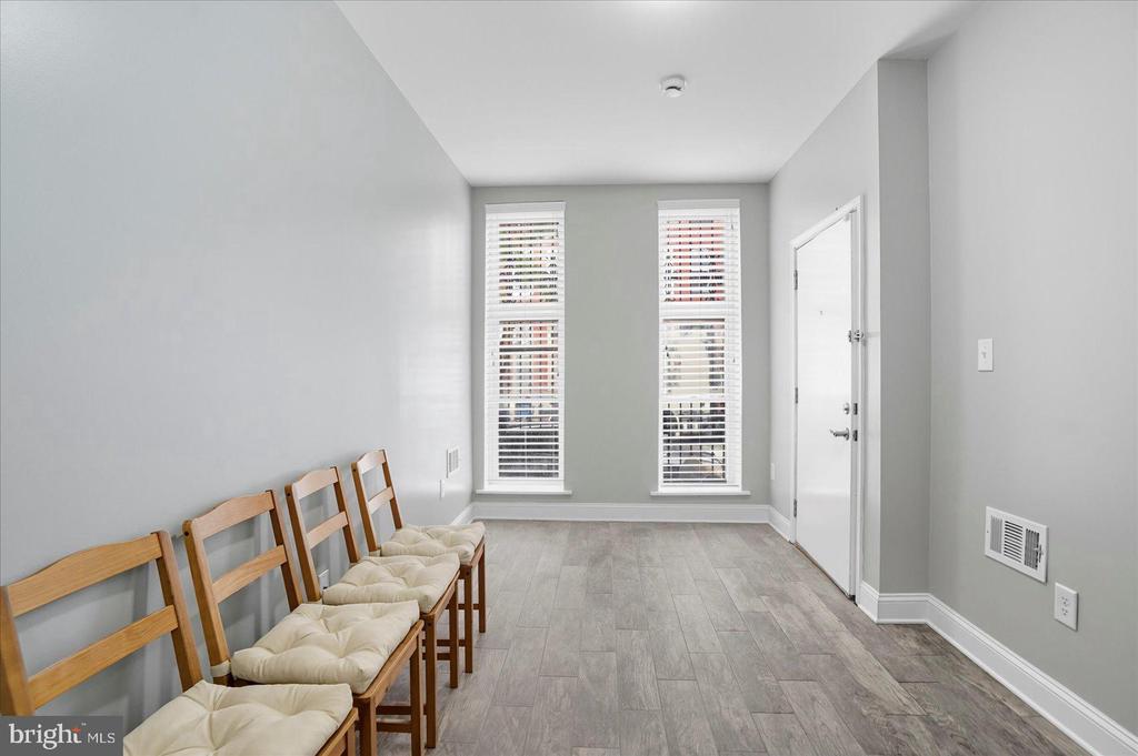 1106 HARLEM AVENUE