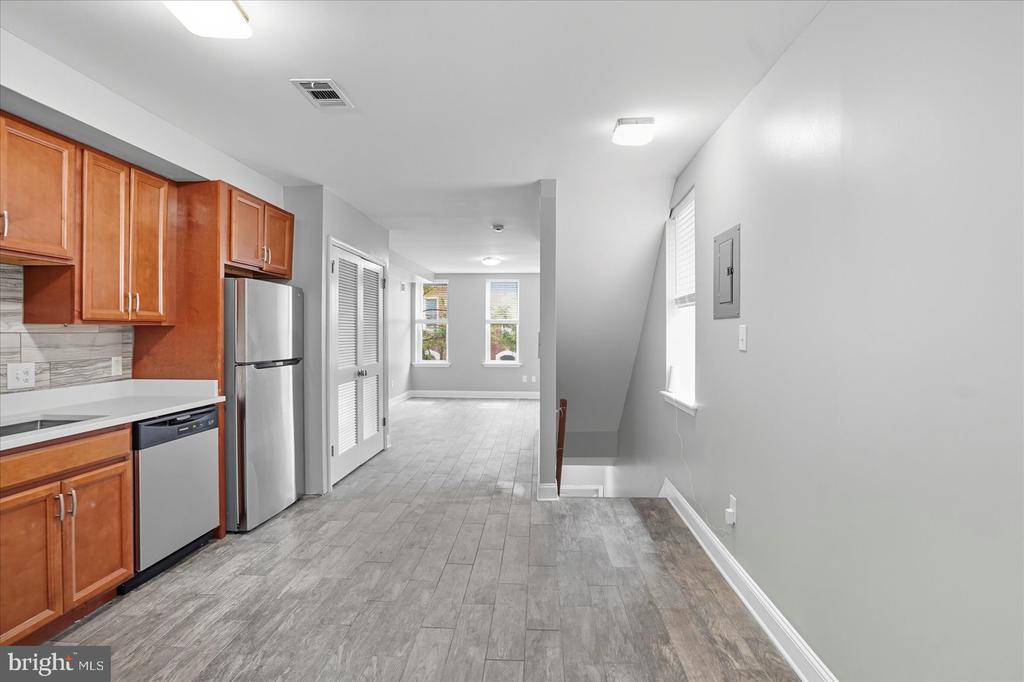 1106 HARLEM AVENUE