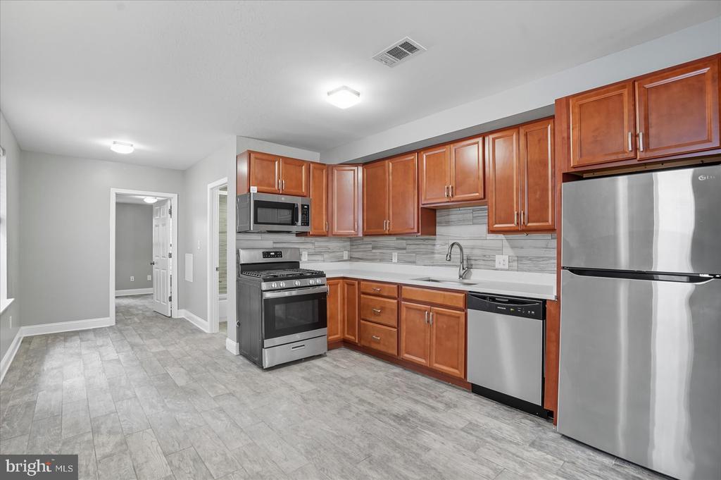 1106 HARLEM AVENUE