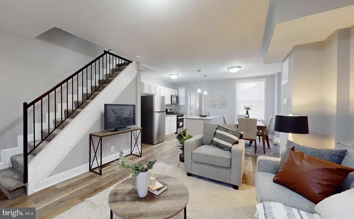 3325 RAVENWOOD AVENUE