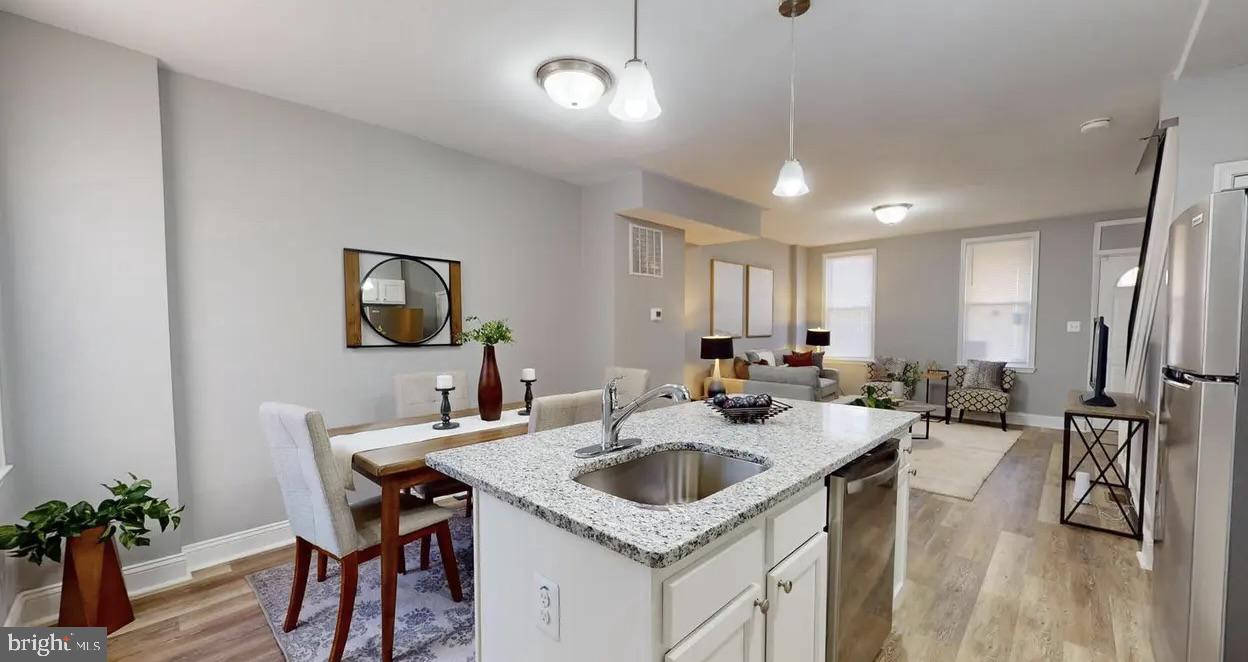 3325 RAVENWOOD AVENUE