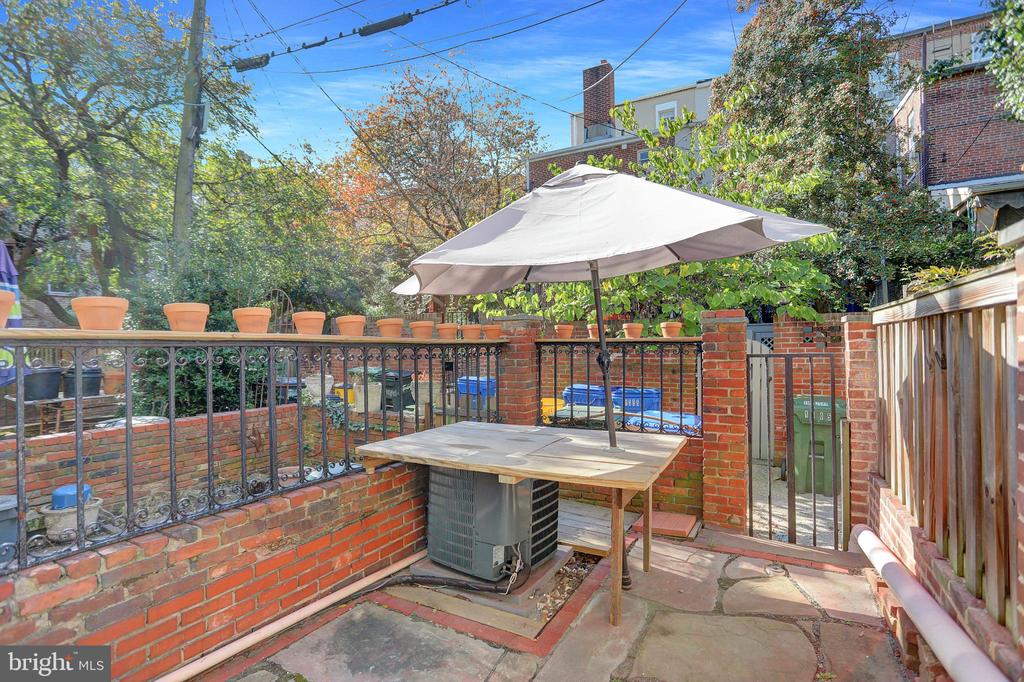 1306 RUTTER STREET