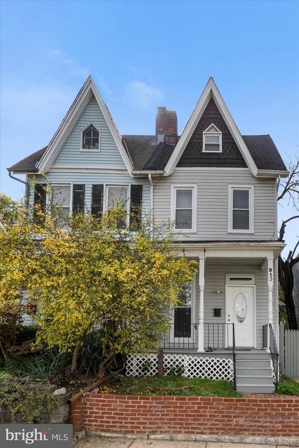 913 MONTPELIER STREET