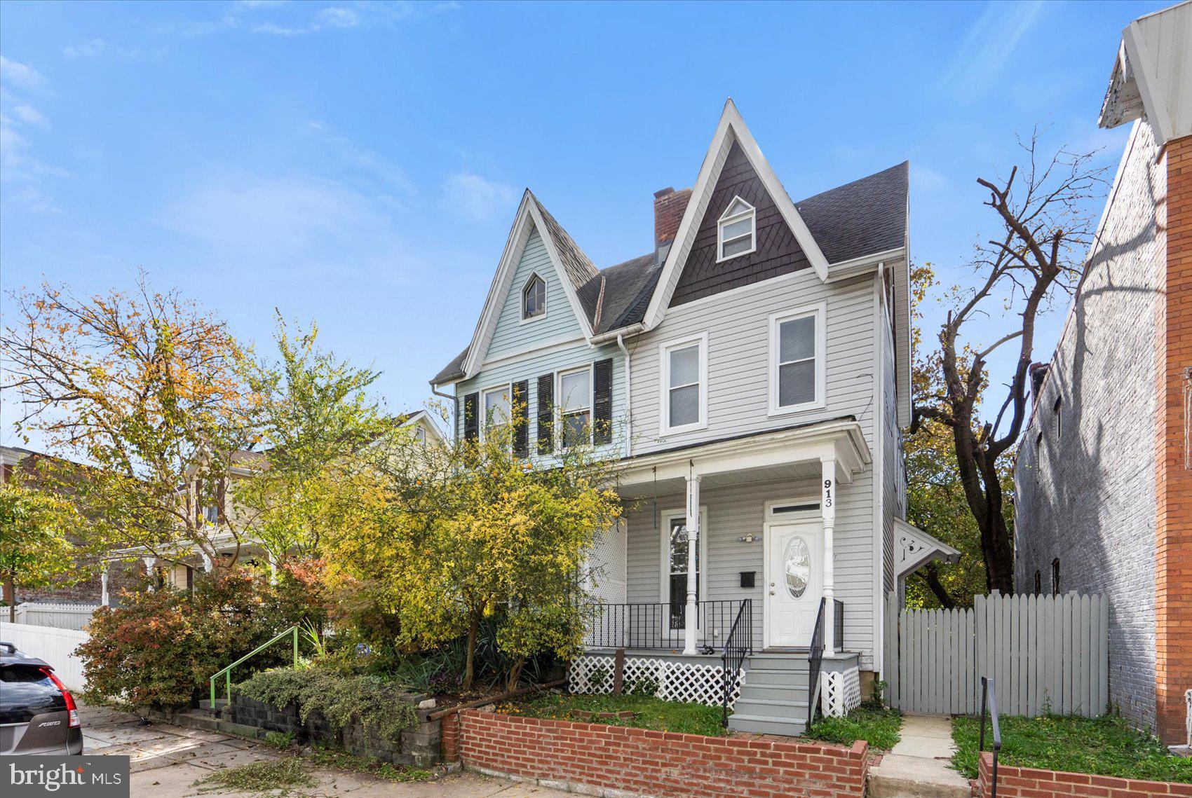 913 MONTPELIER STREET
