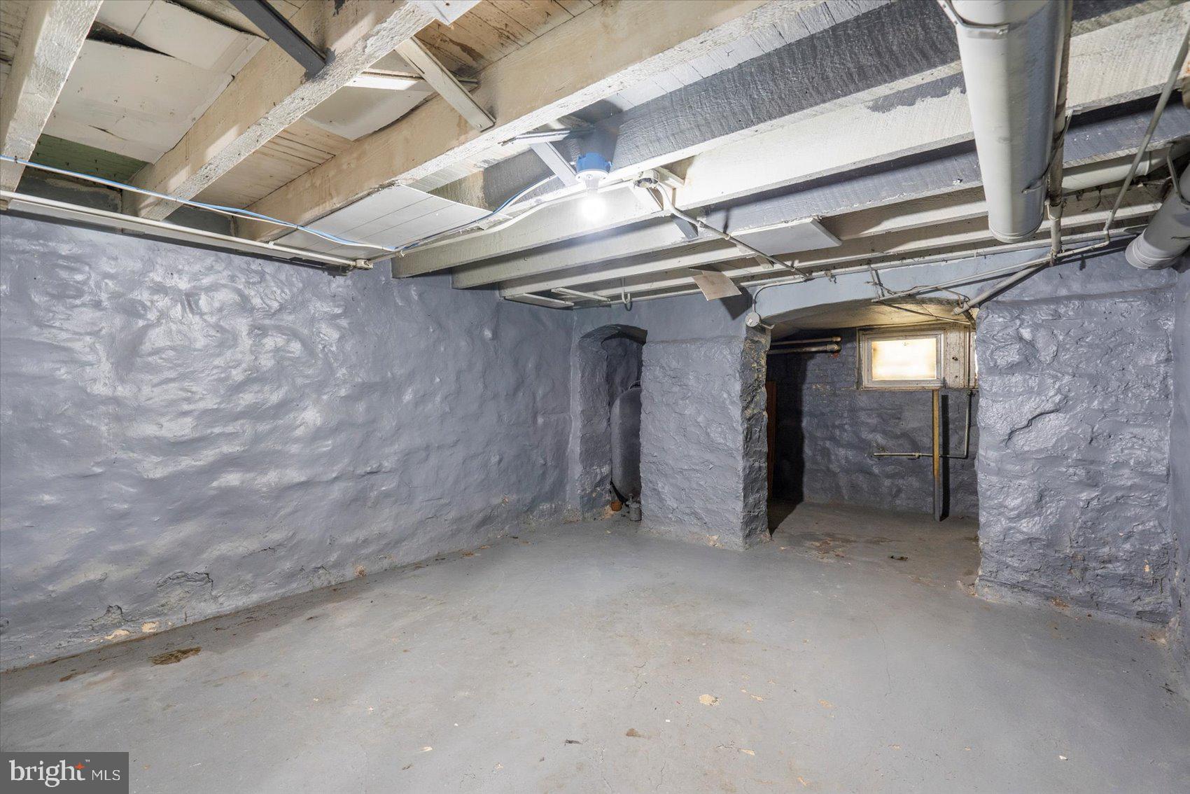 1637 MONTPELIER STREET