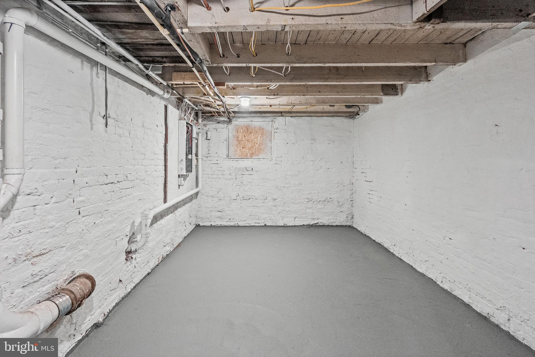 1807 E FEDERAL STREET