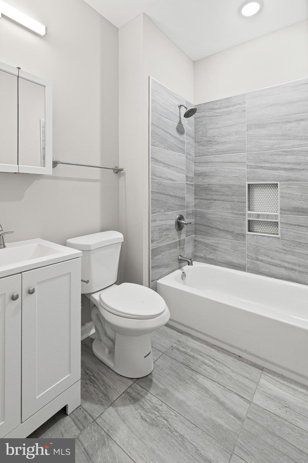 1807 E FEDERAL STREET