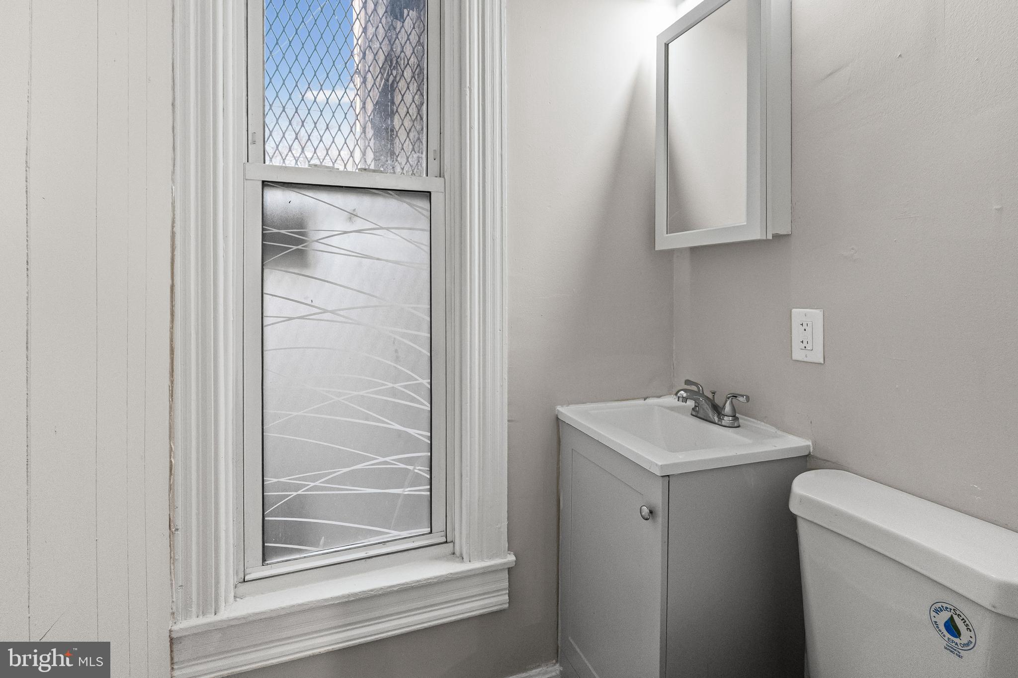 1807 E FEDERAL STREET