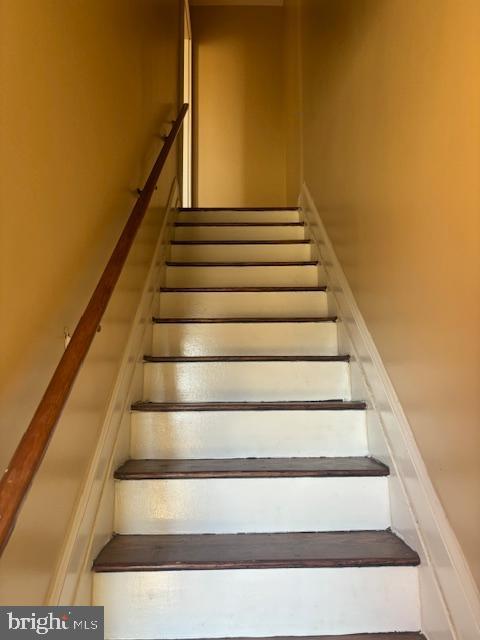 3804 CEDARHURST ROAD UNIT 2 SECOND FLOOR