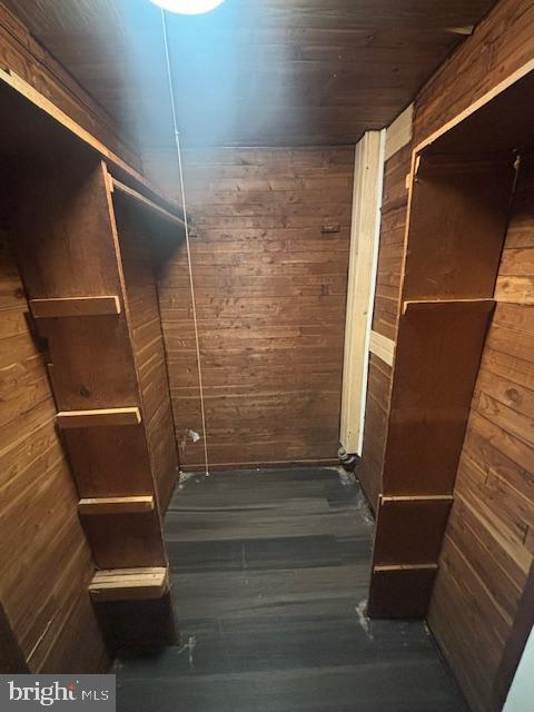 1300 N KENWOOD AVENUE