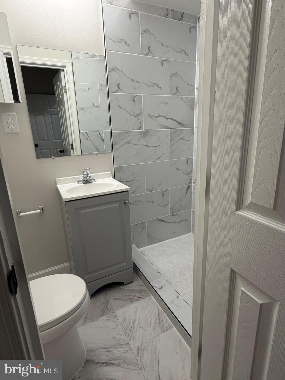 2828 WOODBROOK AVENUE