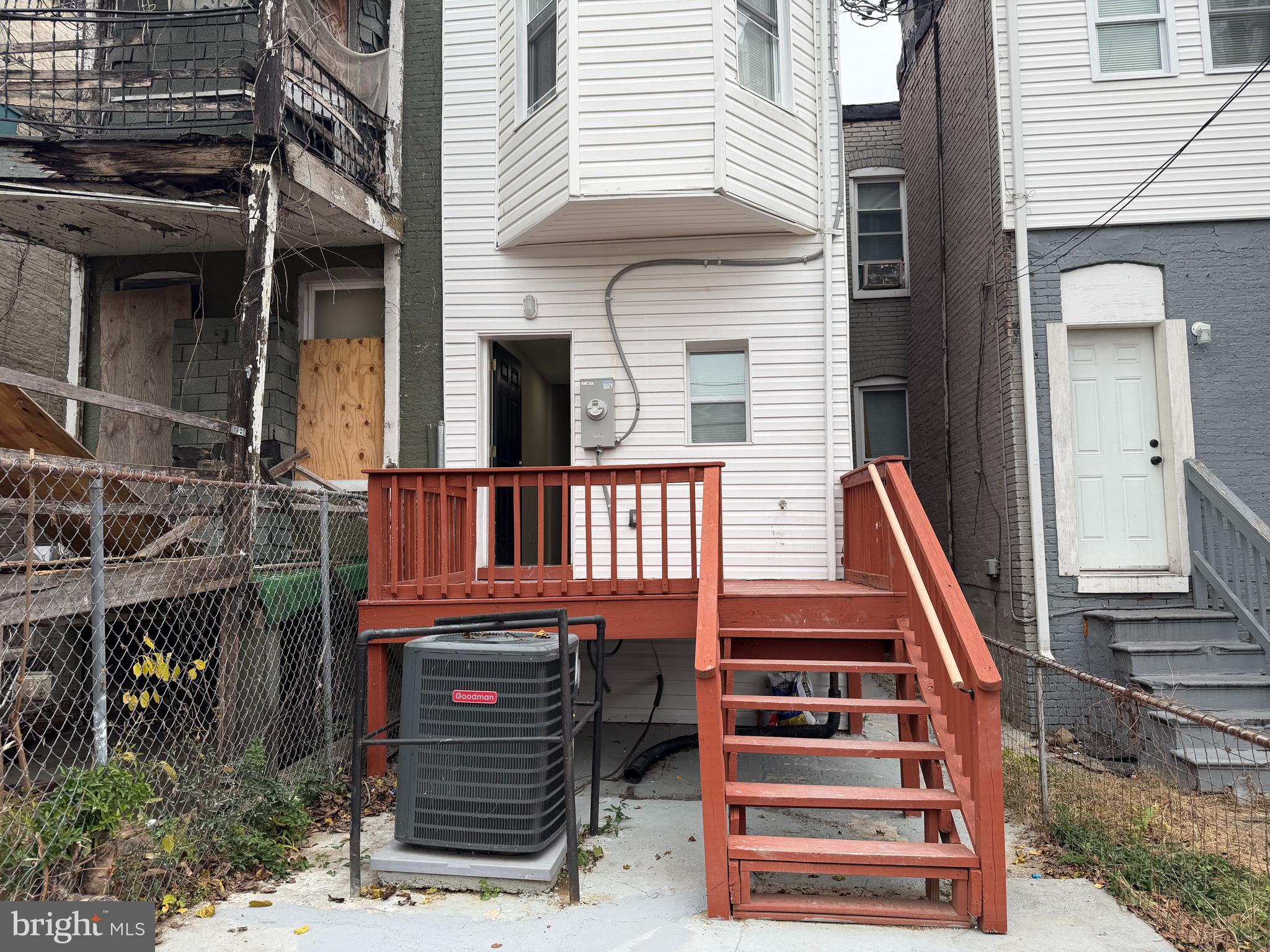 2828 WOODBROOK AVENUE