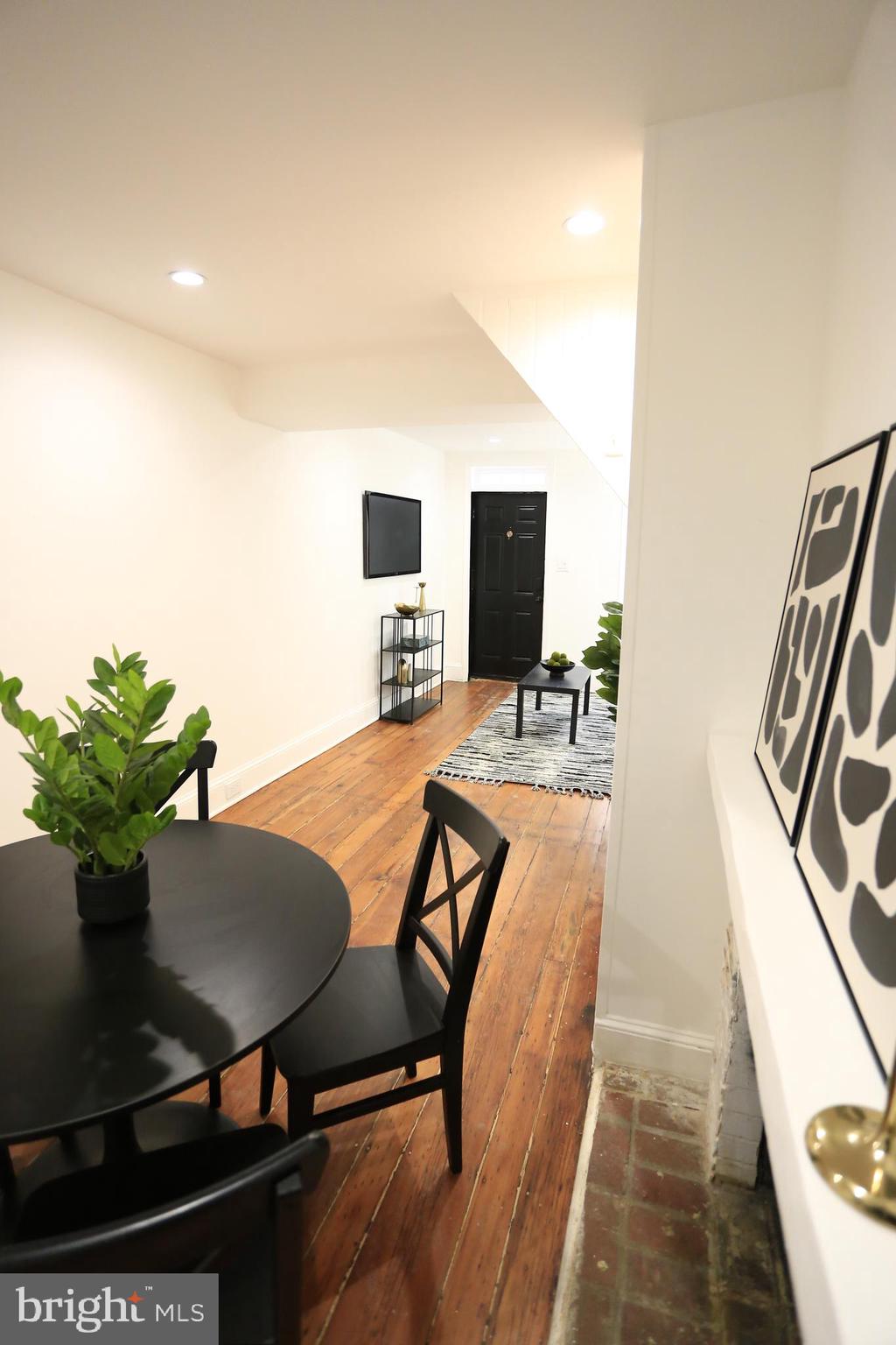 29 E HENRIETTA STREET