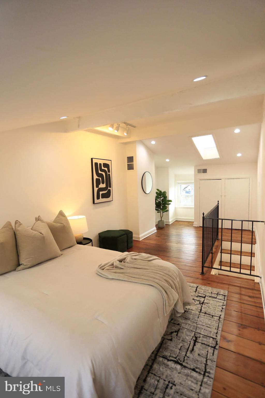 29 E HENRIETTA STREET