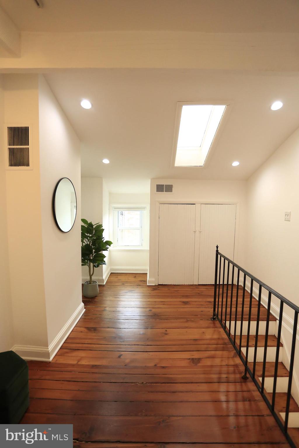 29 E HENRIETTA STREET