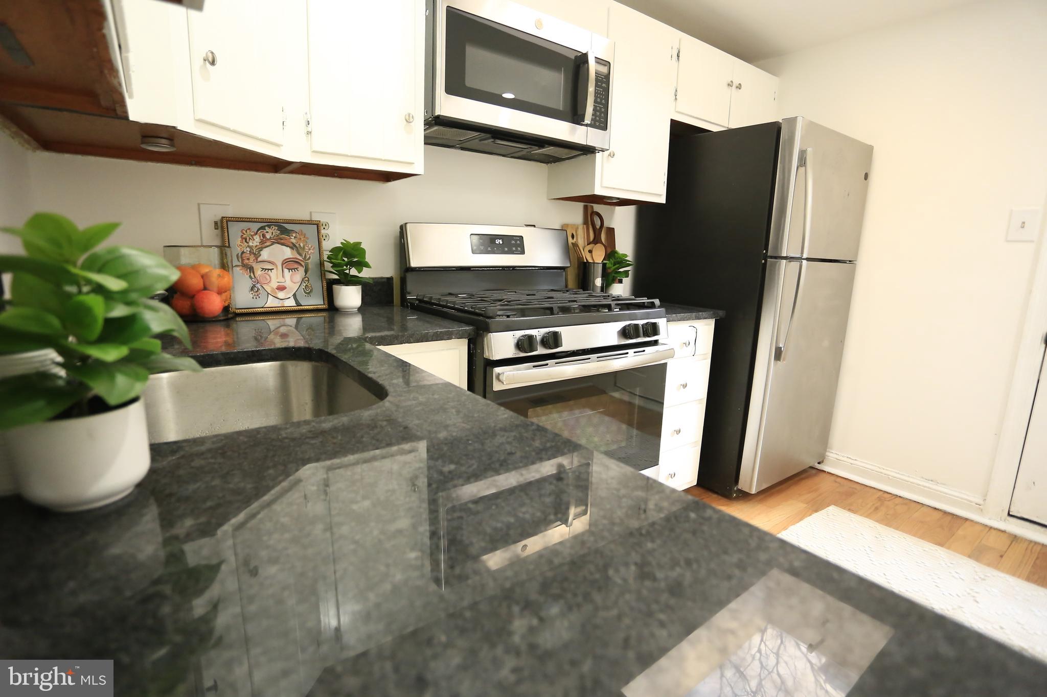 29 E HENRIETTA STREET