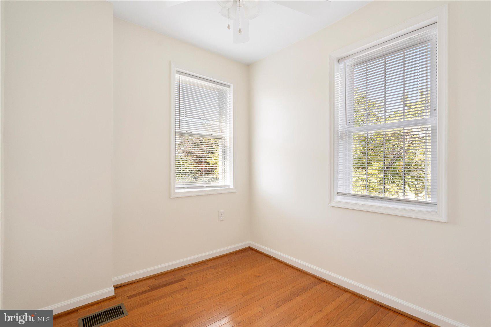 1100 E PRESTON STREET