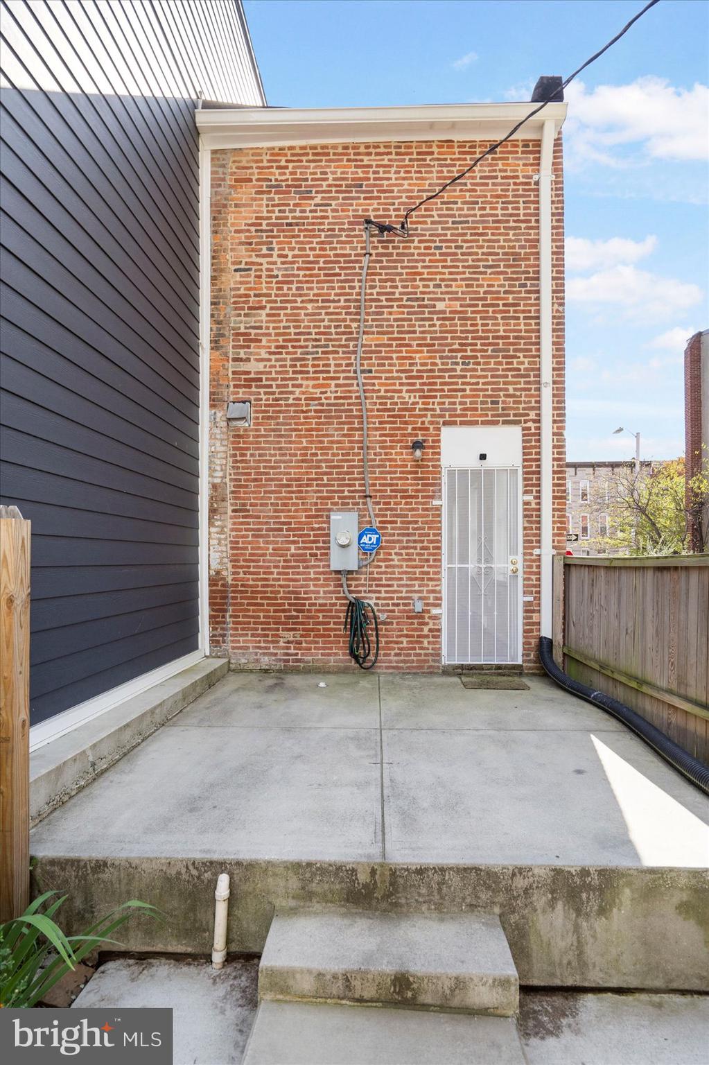 1100 E PRESTON STREET