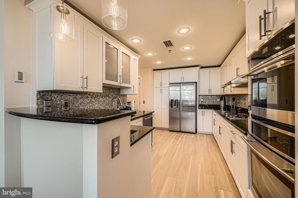 1400 LANCASTER STREET 303