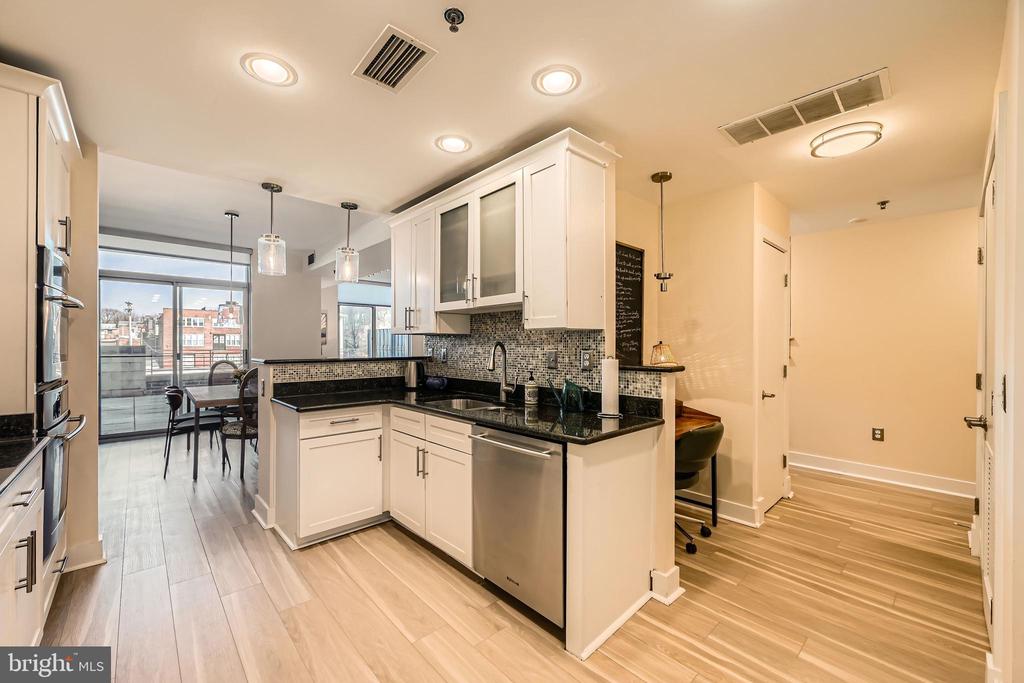1400 LANCASTER STREET 303
