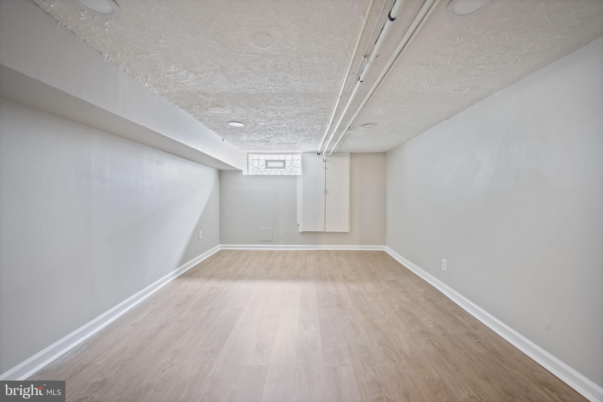 3420 LEVERTON AVENUE