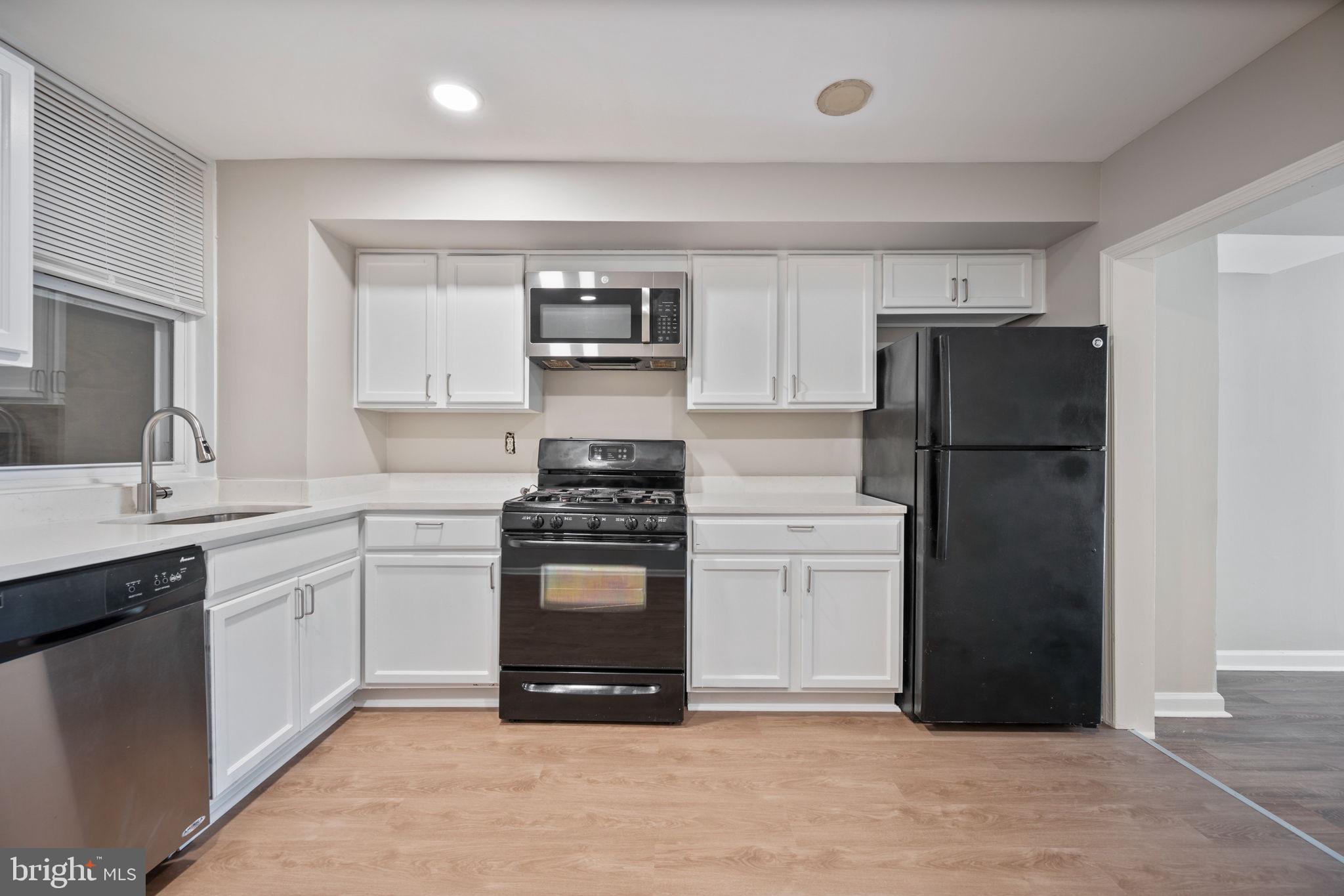 3420 LEVERTON AVENUE