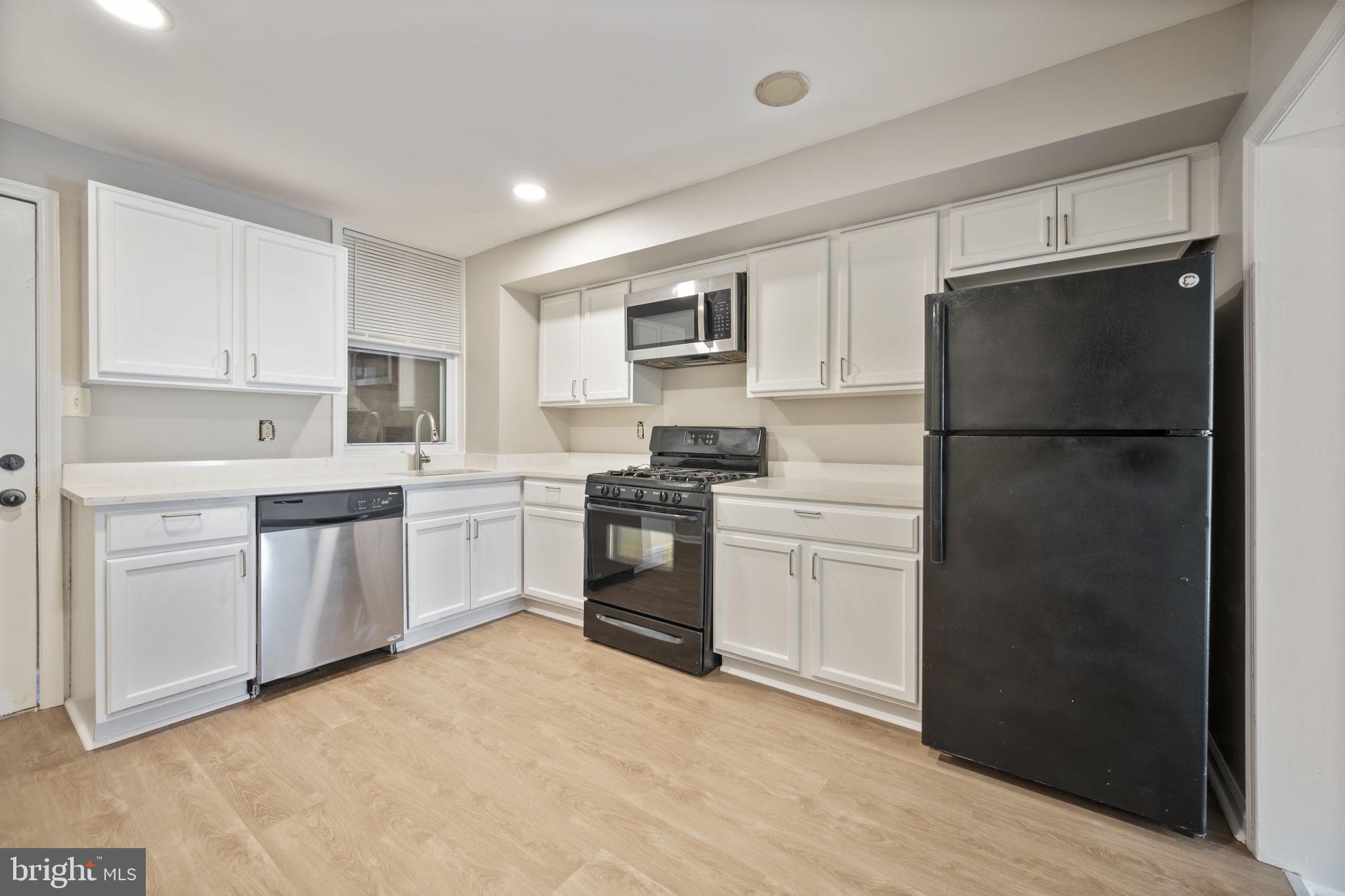 3420 LEVERTON AVENUE