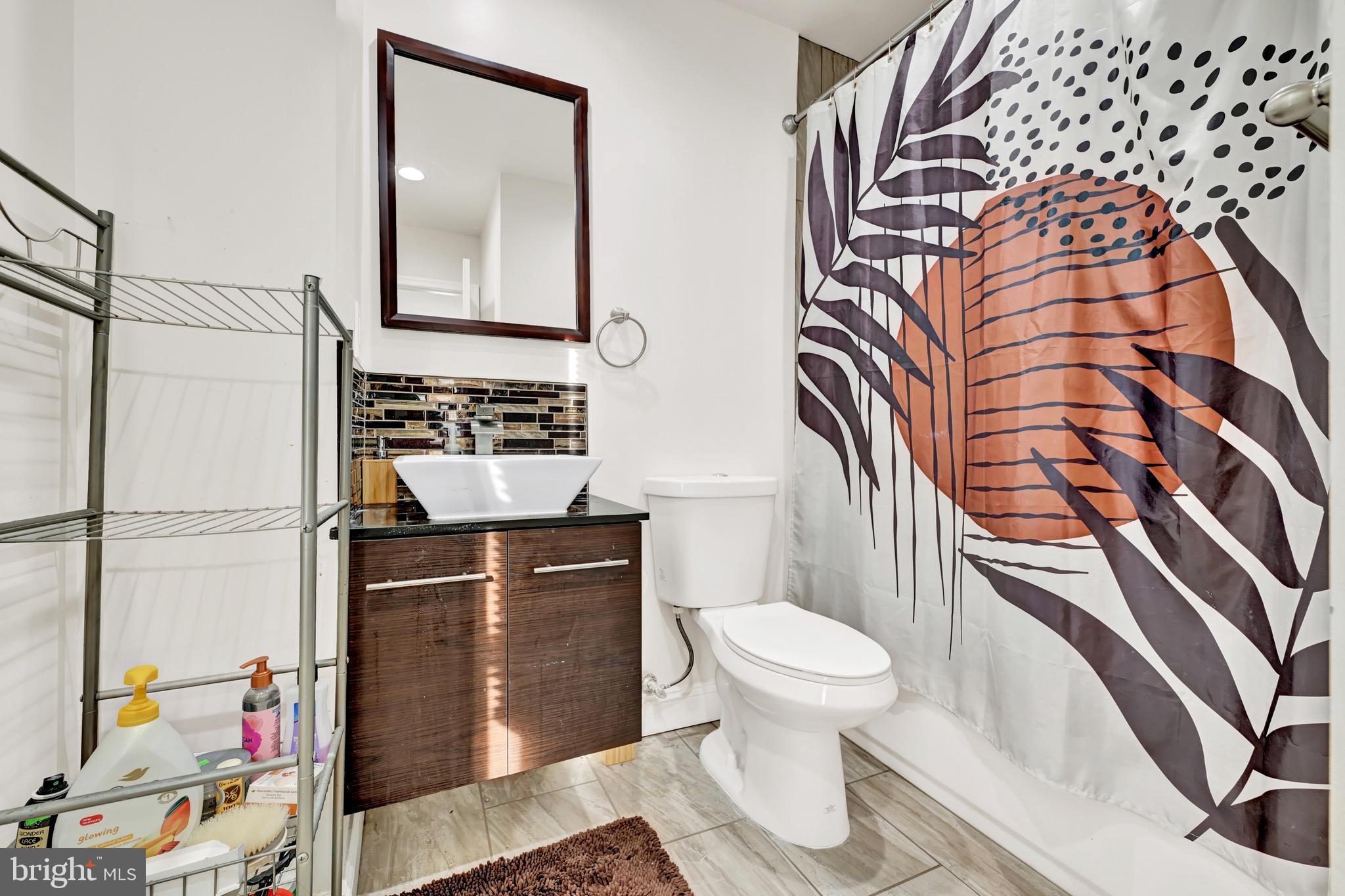 1401 E LANVALE STREET