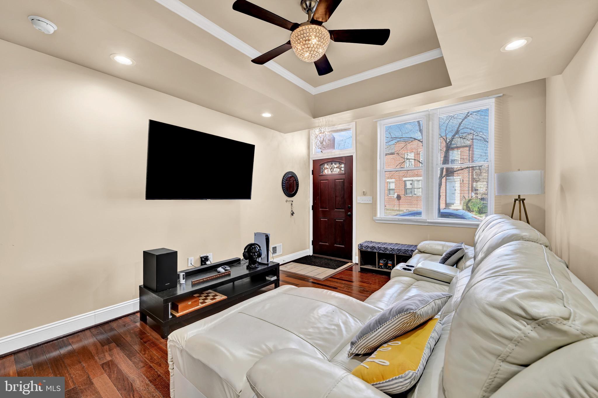 1401 E LANVALE STREET