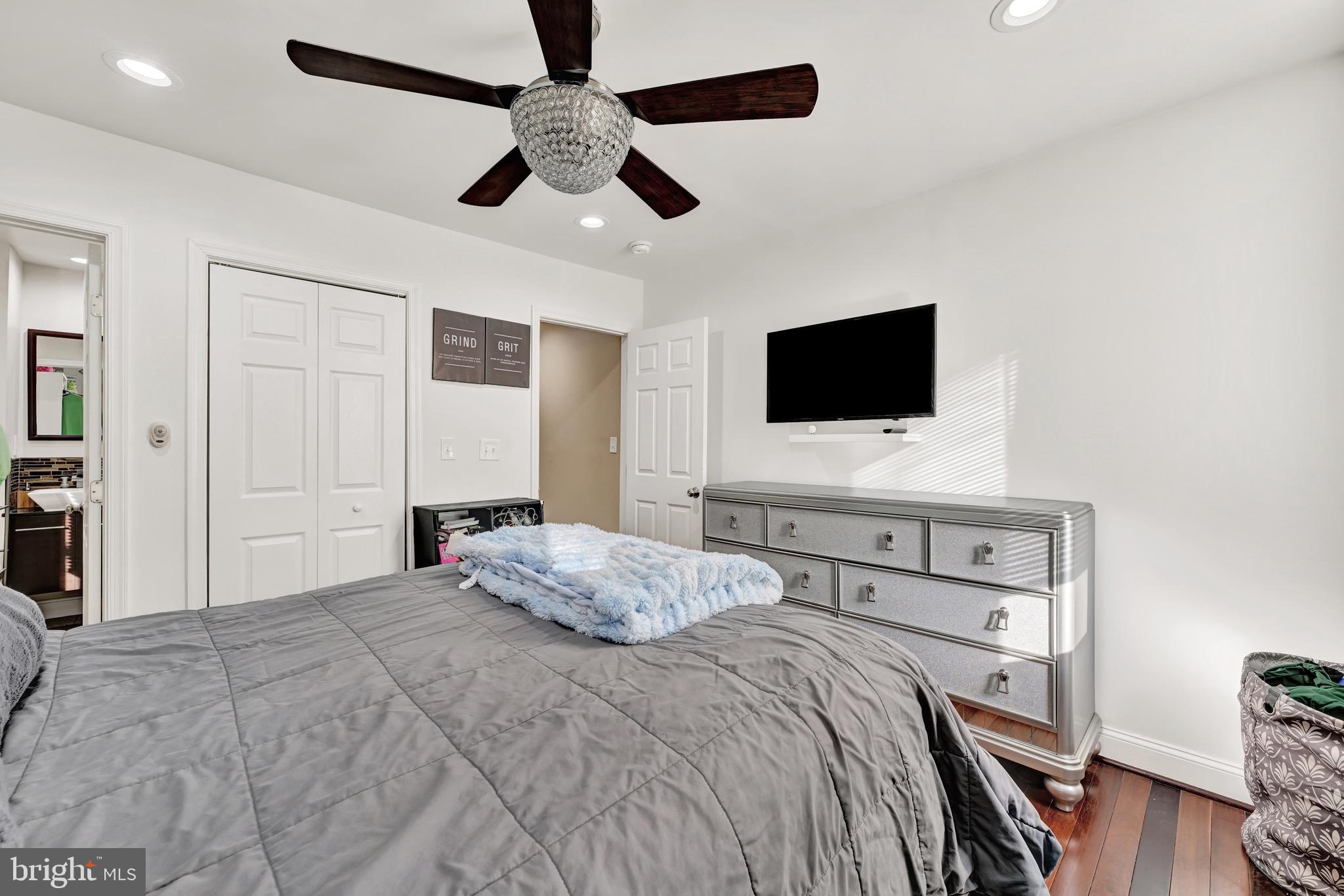 1401 E LANVALE STREET