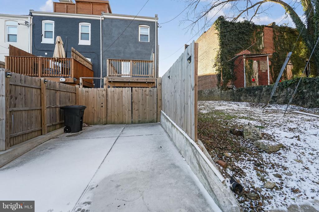 2612 LOYOLA NORTHWAY