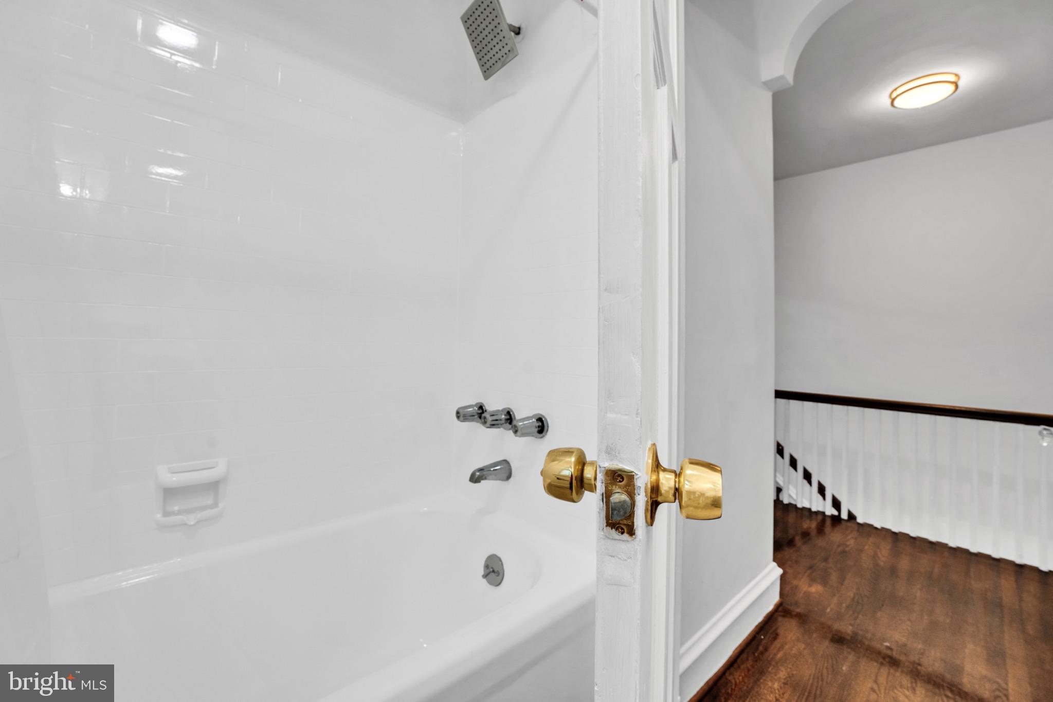 2219 CHESTERFIELD AVENUE