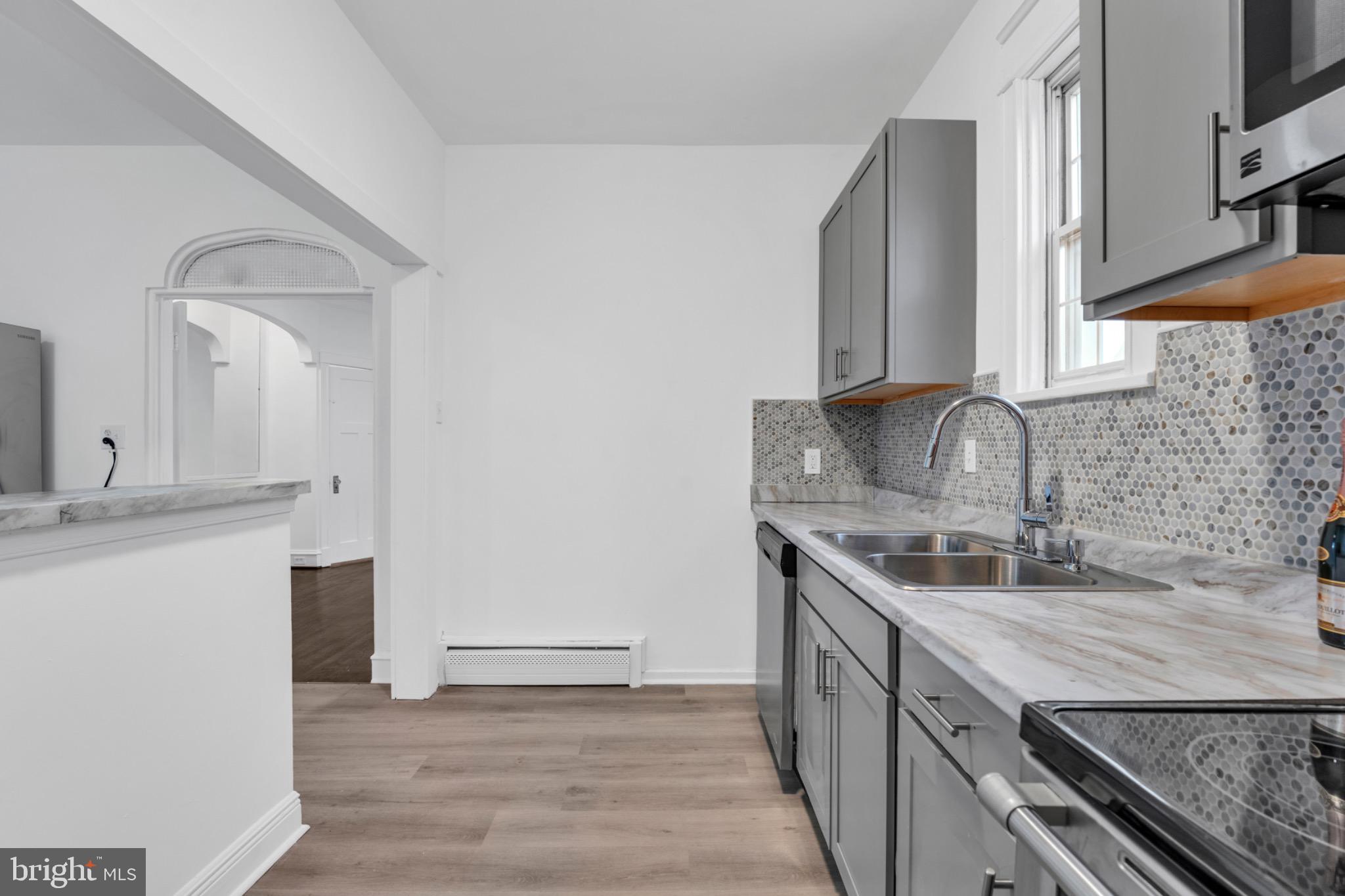 2219 CHESTERFIELD AVENUE