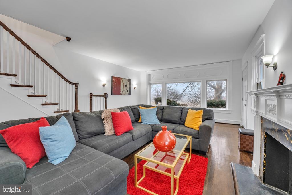 2219 CHESTERFIELD AVENUE
