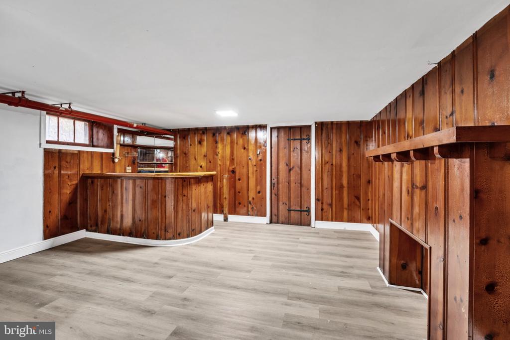 2219 CHESTERFIELD AVENUE