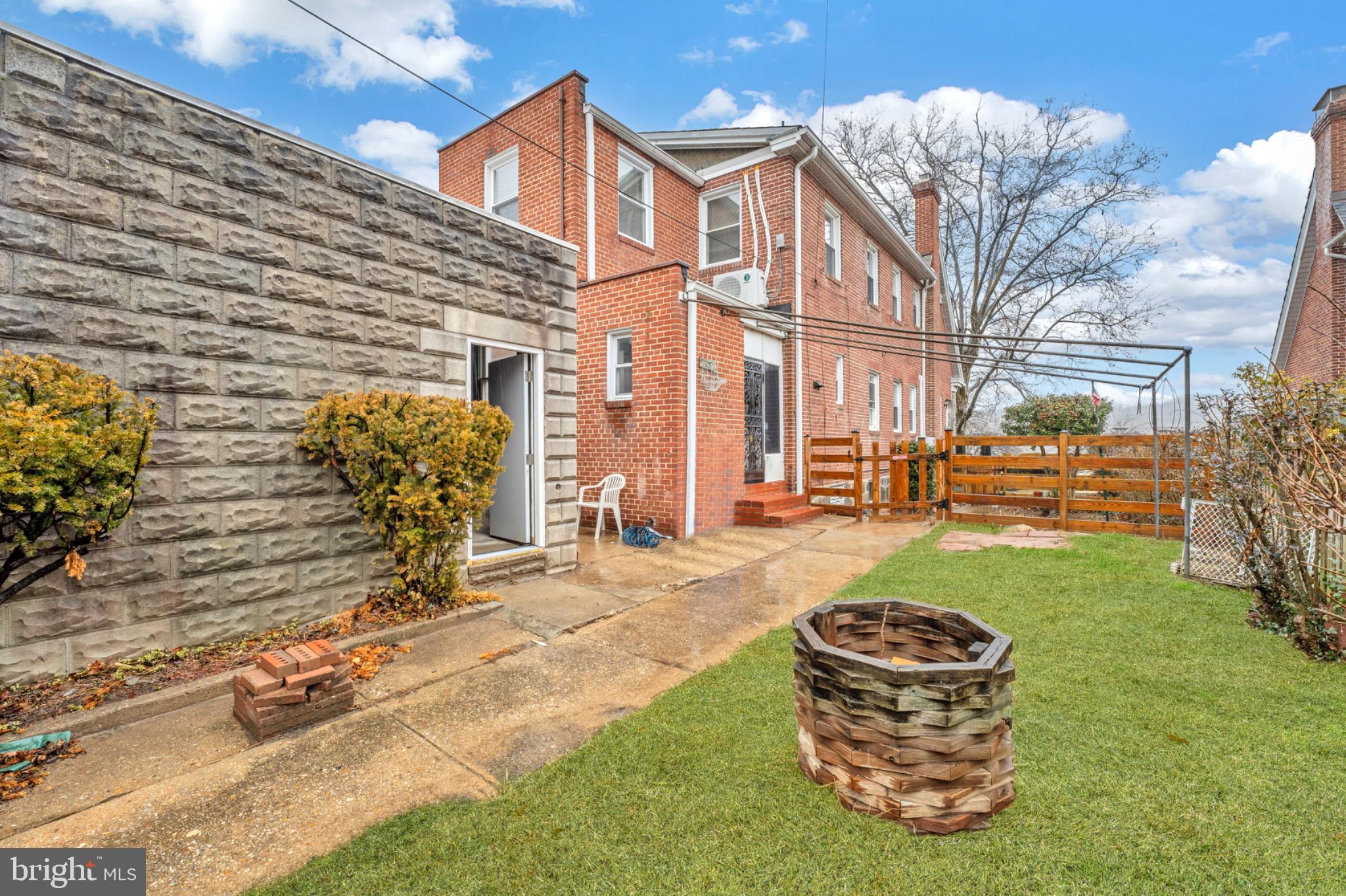 2219 CHESTERFIELD AVENUE