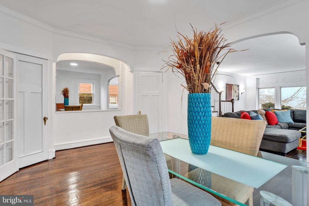 2219 CHESTERFIELD AVENUE