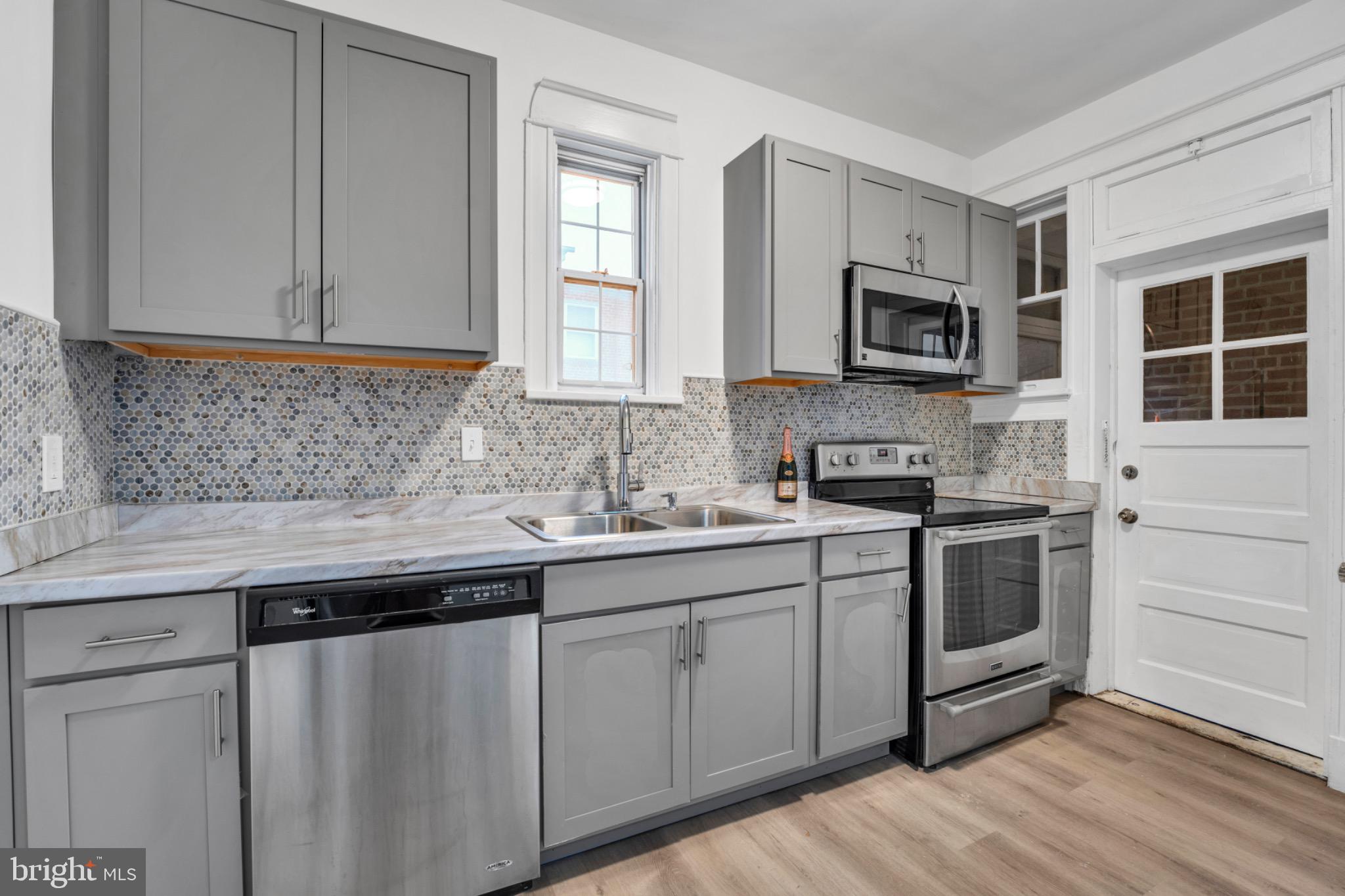 2219 CHESTERFIELD AVENUE