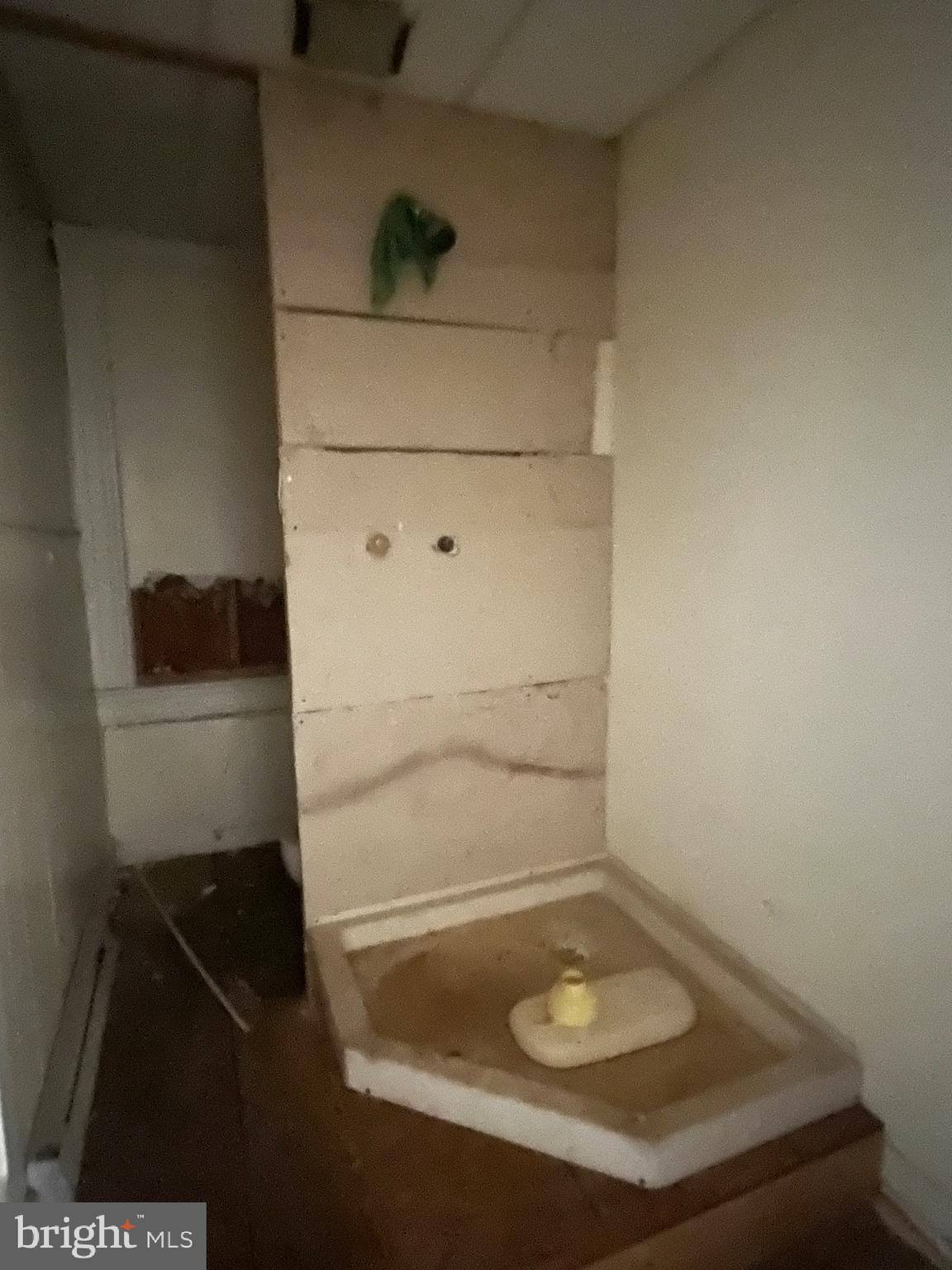 3121 E MONUMENT STREET