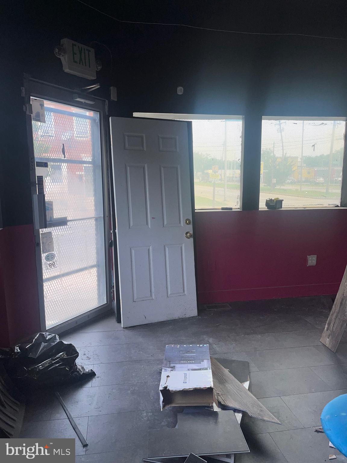 3121 E MONUMENT STREET