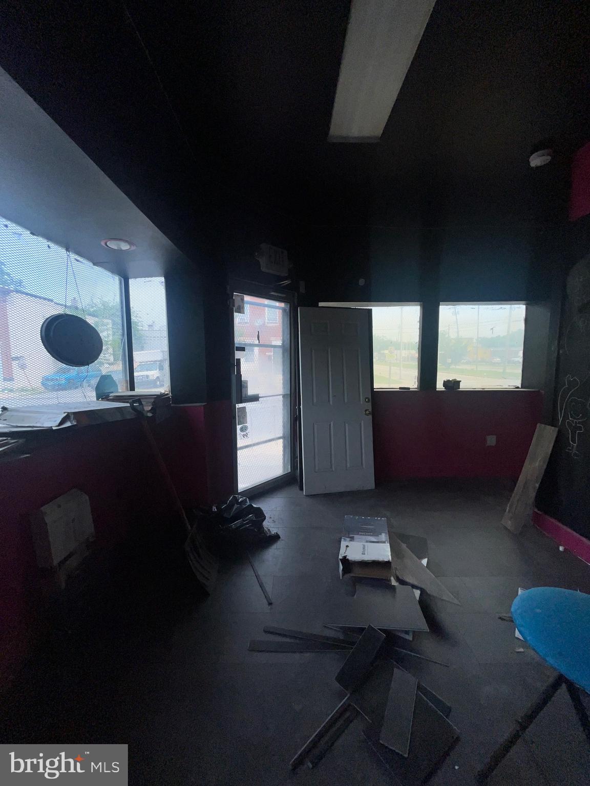 3121 E MONUMENT STREET