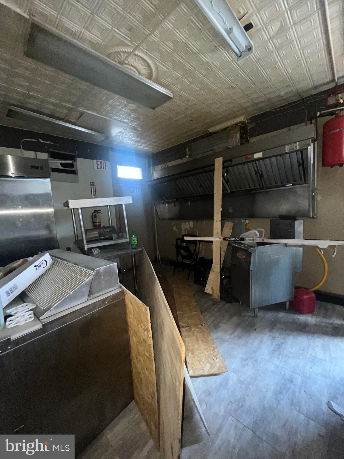 3121 E MONUMENT STREET