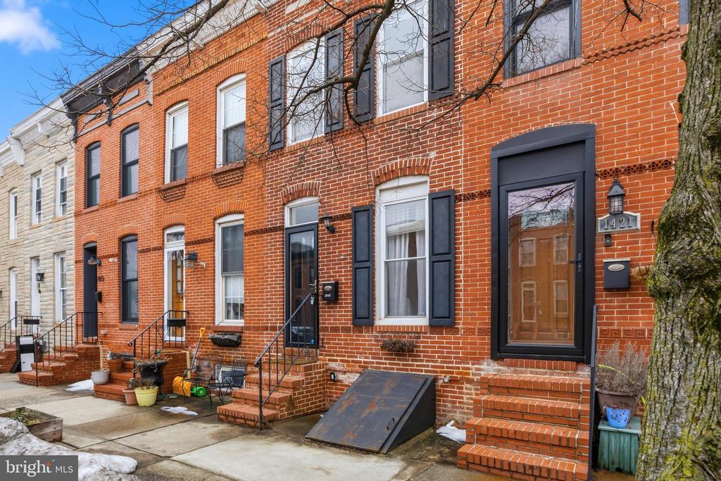 1419 ANDRE STREET