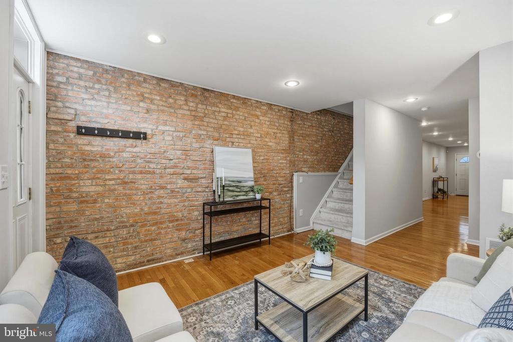 1419 ANDRE STREET