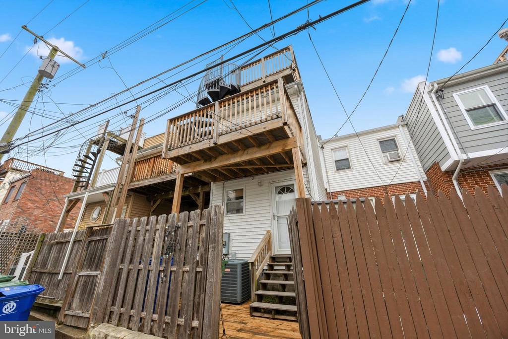 1419 ANDRE STREET