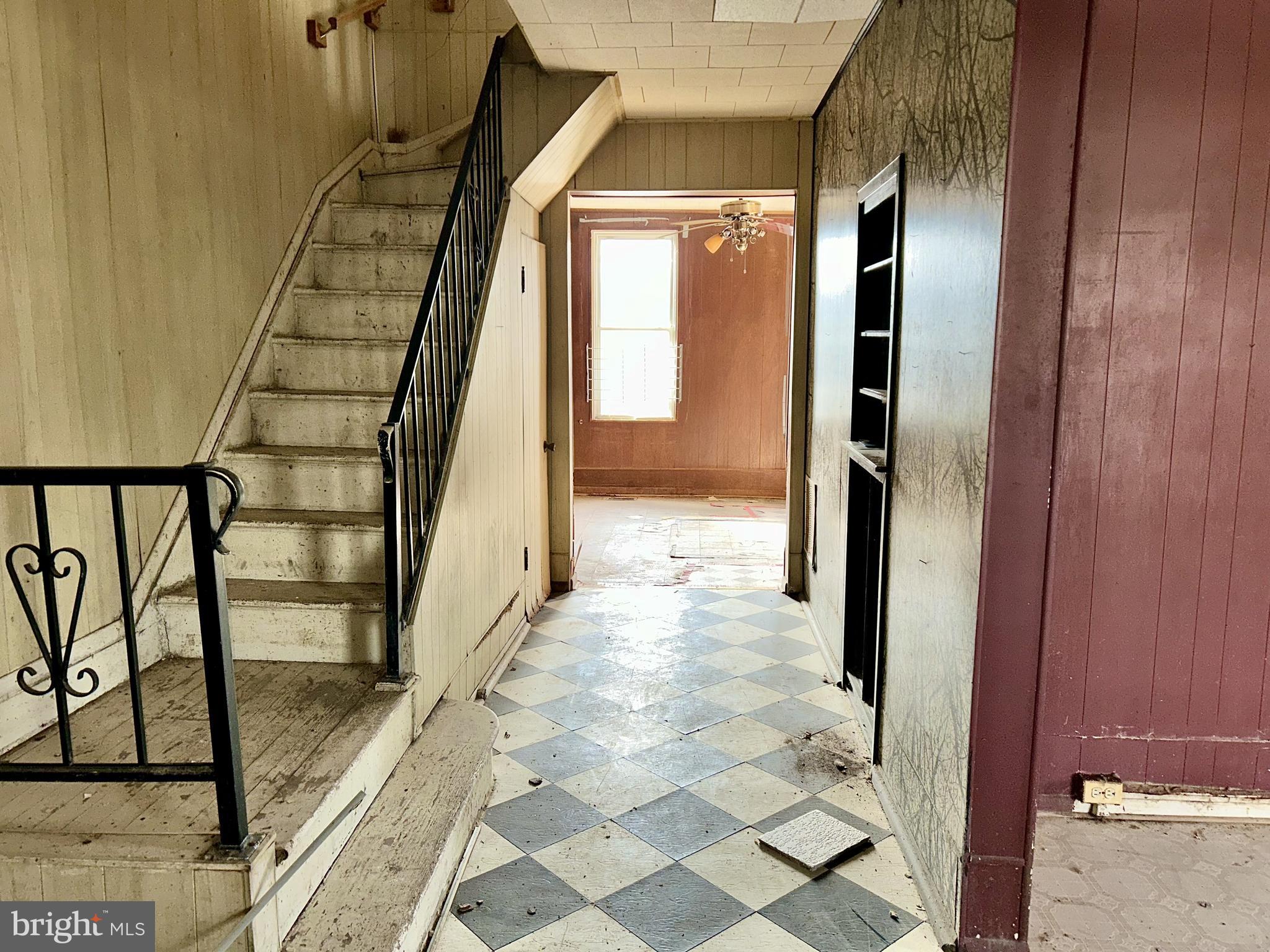 1218 N LONGWOOD STREET