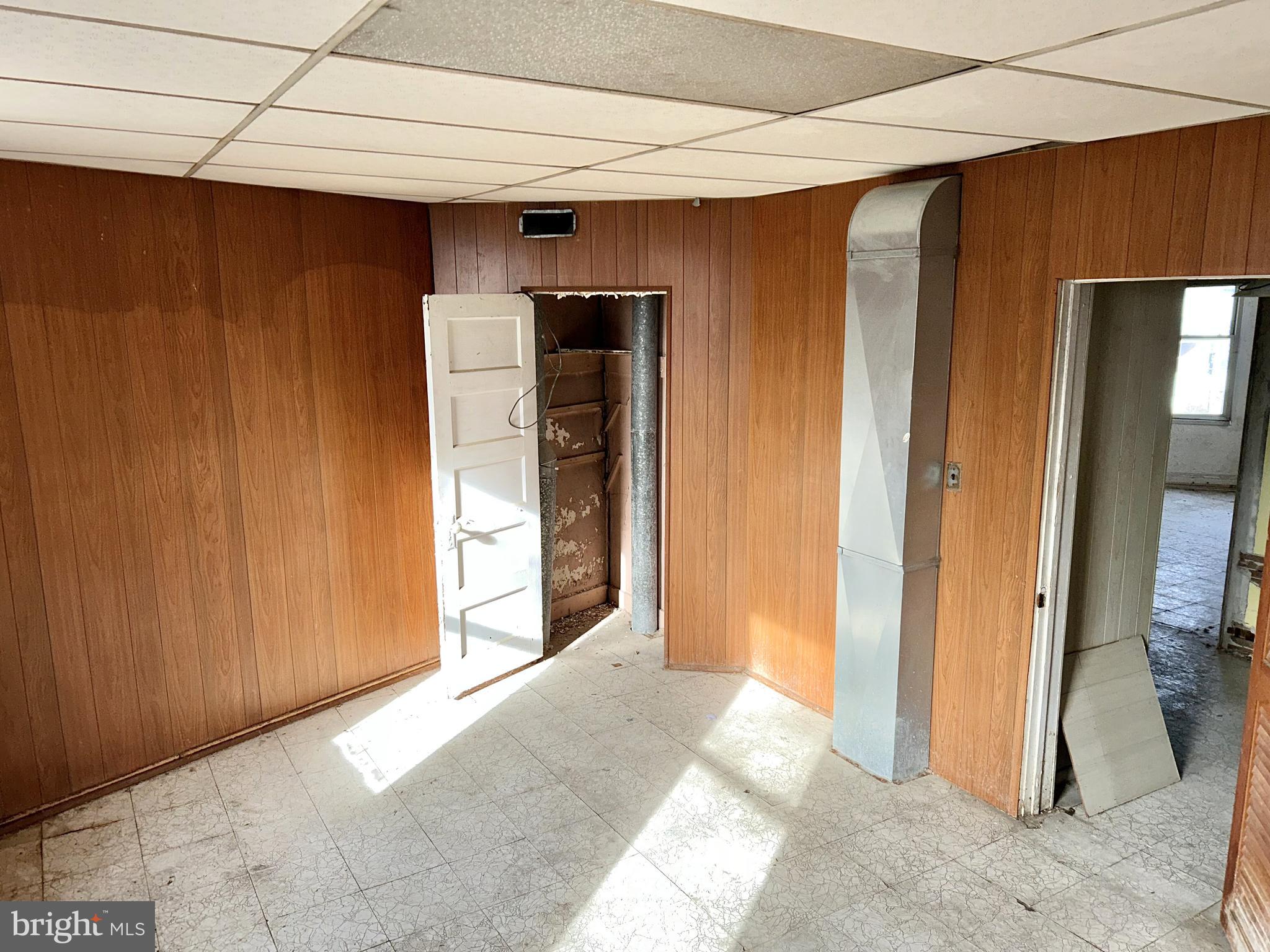 1218 N LONGWOOD STREET