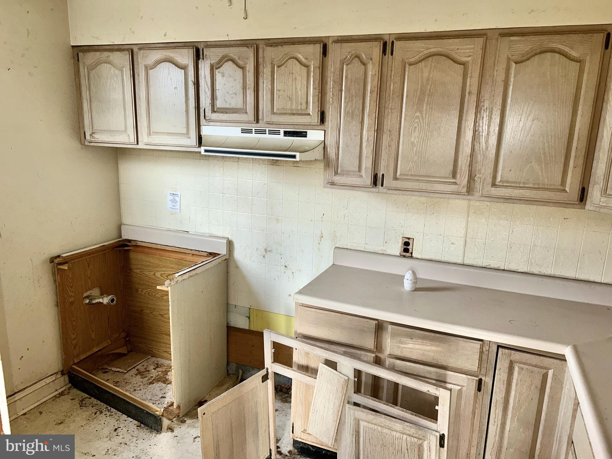 1218 N LONGWOOD STREET